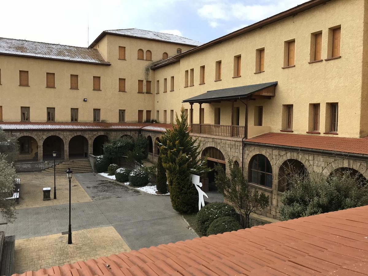 Albergue Pirenarium Sabiñánigo Extérieur photo